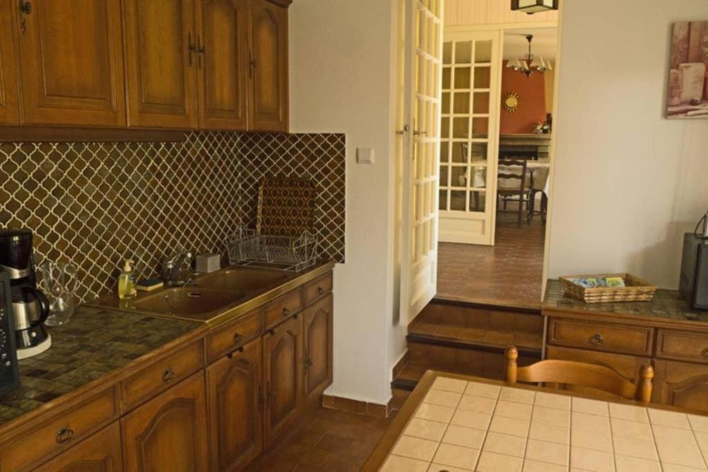 Villa La Lurette, Appartement Et Studio Saint-Etienne-les-Orgues Экстерьер фото