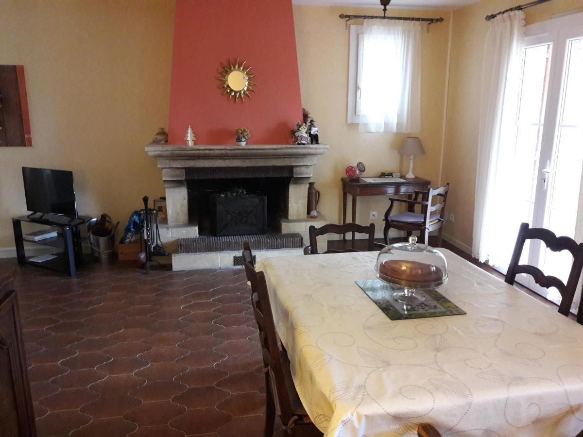 Villa La Lurette, Appartement Et Studio Saint-Etienne-les-Orgues Экстерьер фото